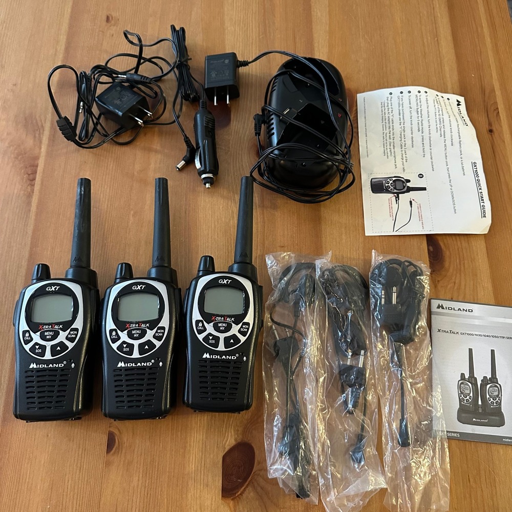 Midland GXT1000 X-TRA TALK 50 Channel GMRS Two Way Radio 3-Pack Black Silver
